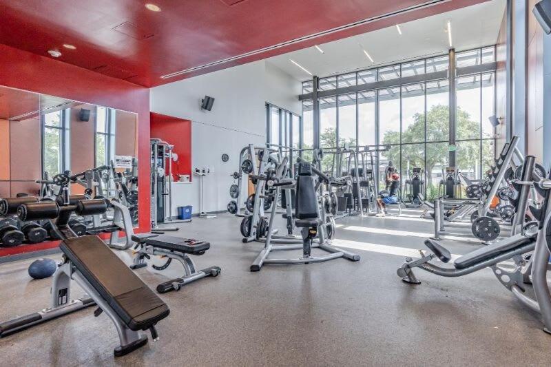 Htx Dtown Apt I Sleeps 7 Wi-Fi Parking Free Gym ヒューストン エクステリア 写真
